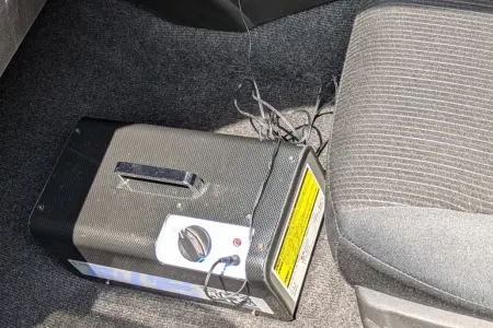 オゾン発生機で嘔吐の臭いや汚れを消臭除菌