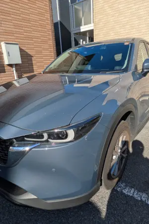 スタイリッシュなCX-5。外観は綺麗でも、車内には緊急事態が発生しています